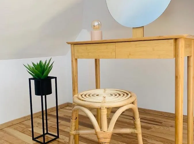 Minimalist Apartment *