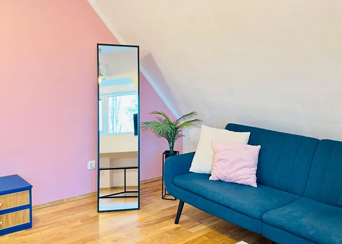 Minimalist Apartment *